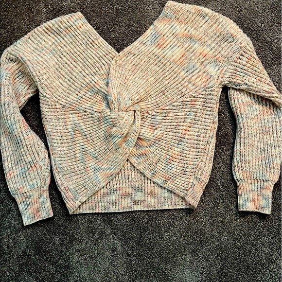 Knot sweater - Picture 1 of 8